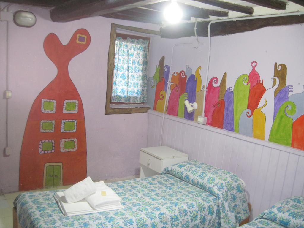 Libera Universita Di Alcatraz Casa de hóspedes Morleschio Quarto foto